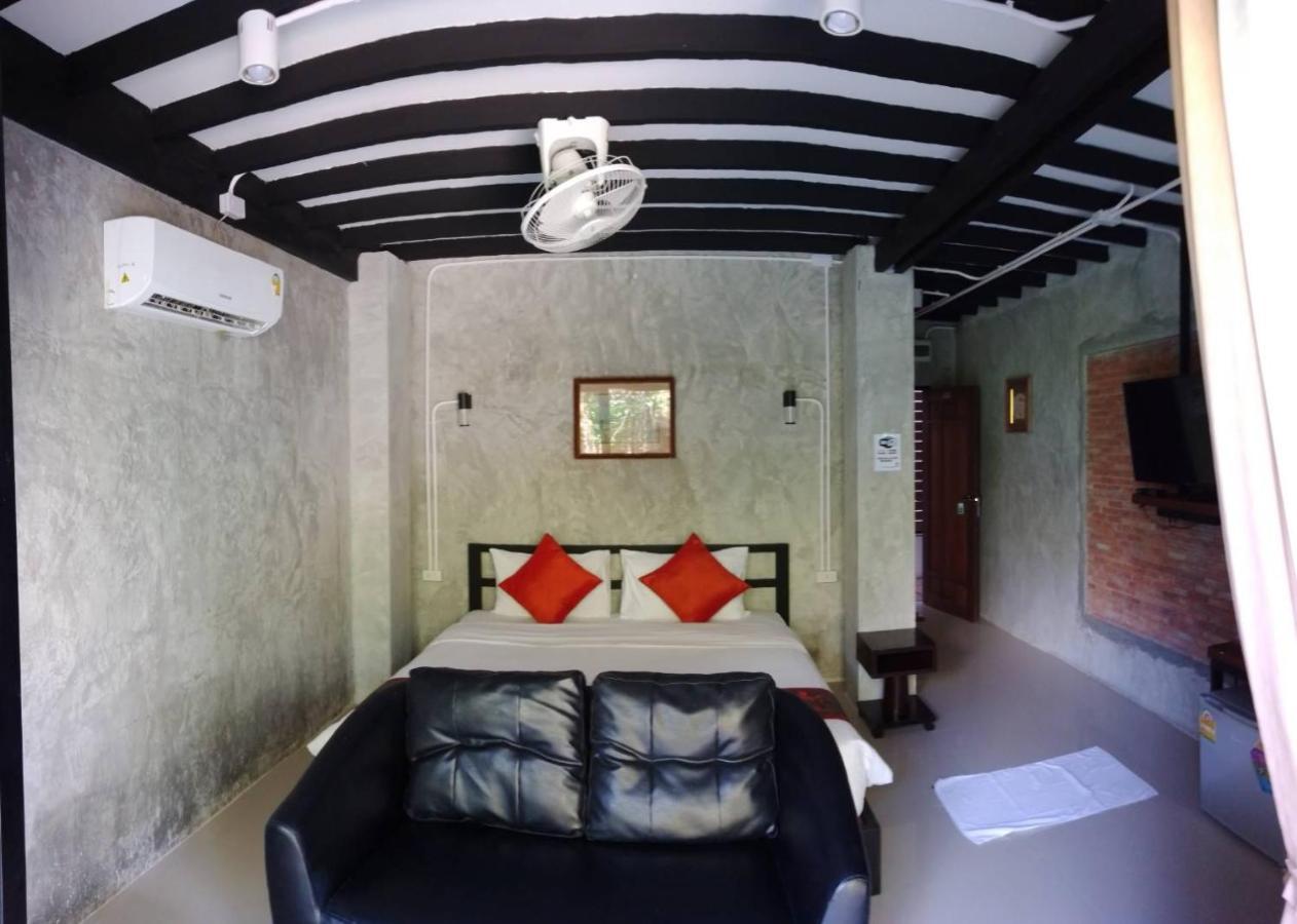 White Jail At Koh Tao Hostel Exterior foto