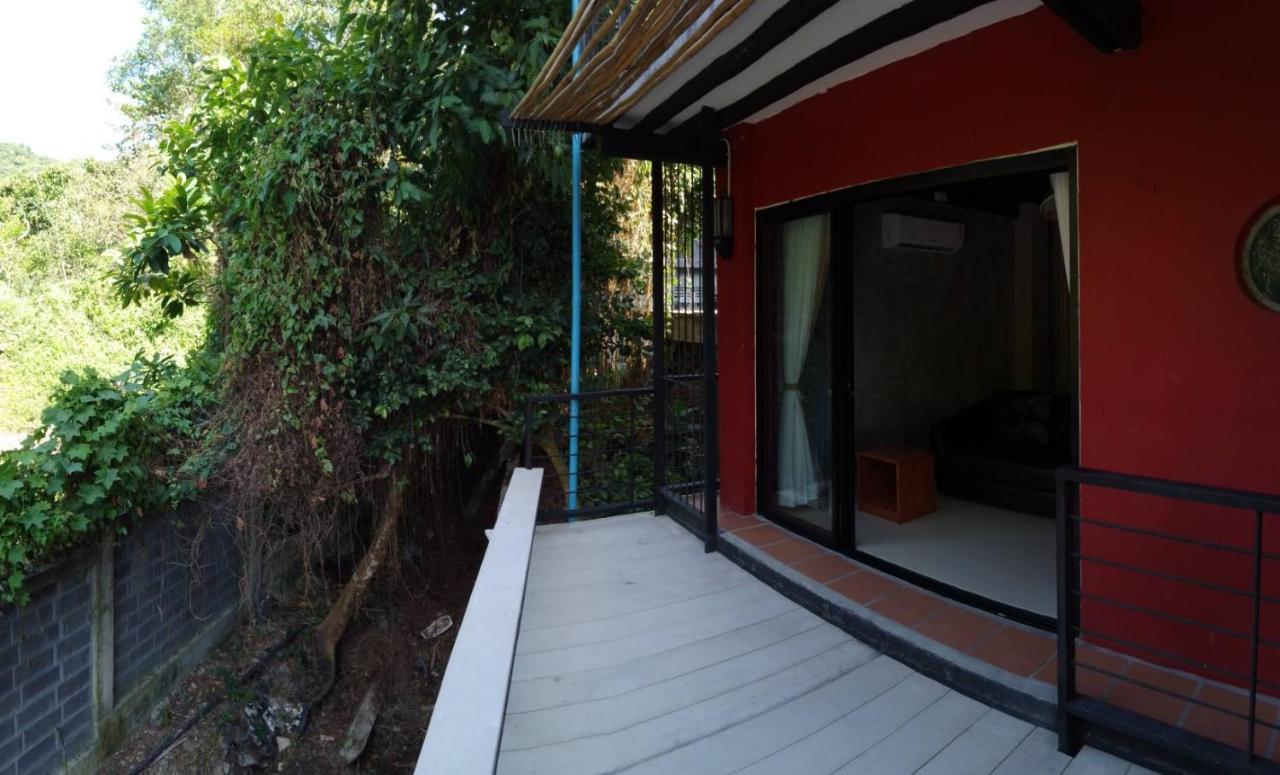 White Jail At Koh Tao Hostel Exterior foto