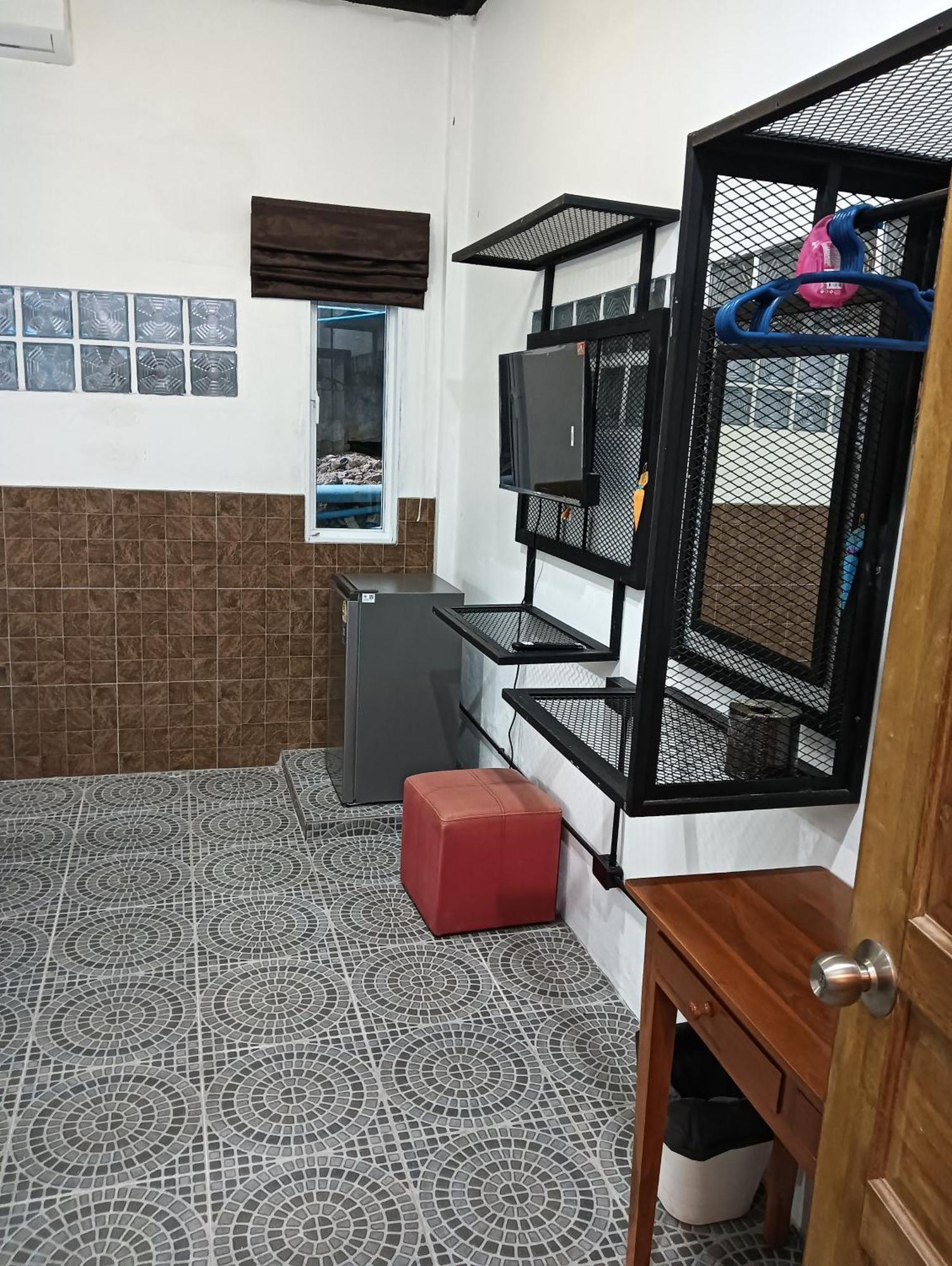 White Jail At Koh Tao Hostel Exterior foto