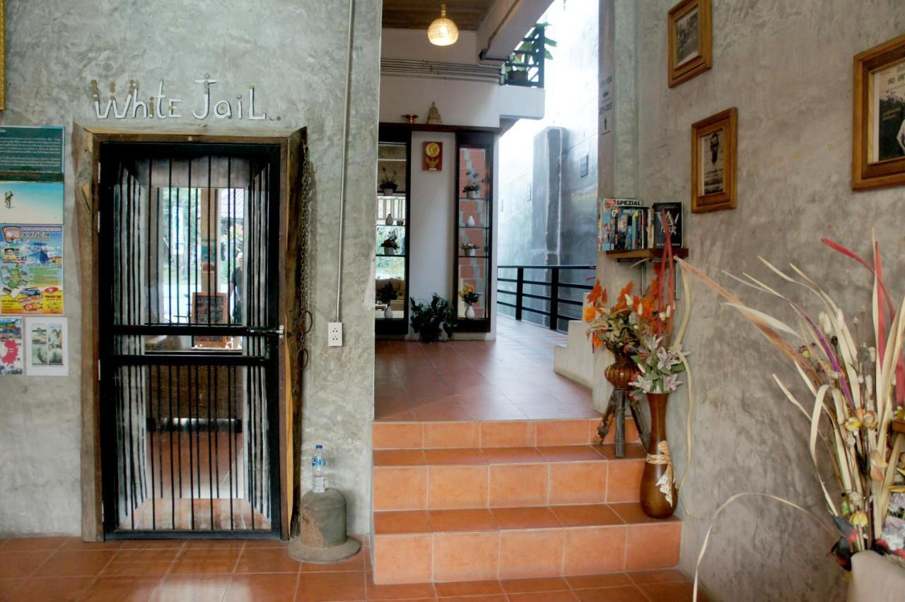 White Jail At Koh Tao Hostel Exterior foto